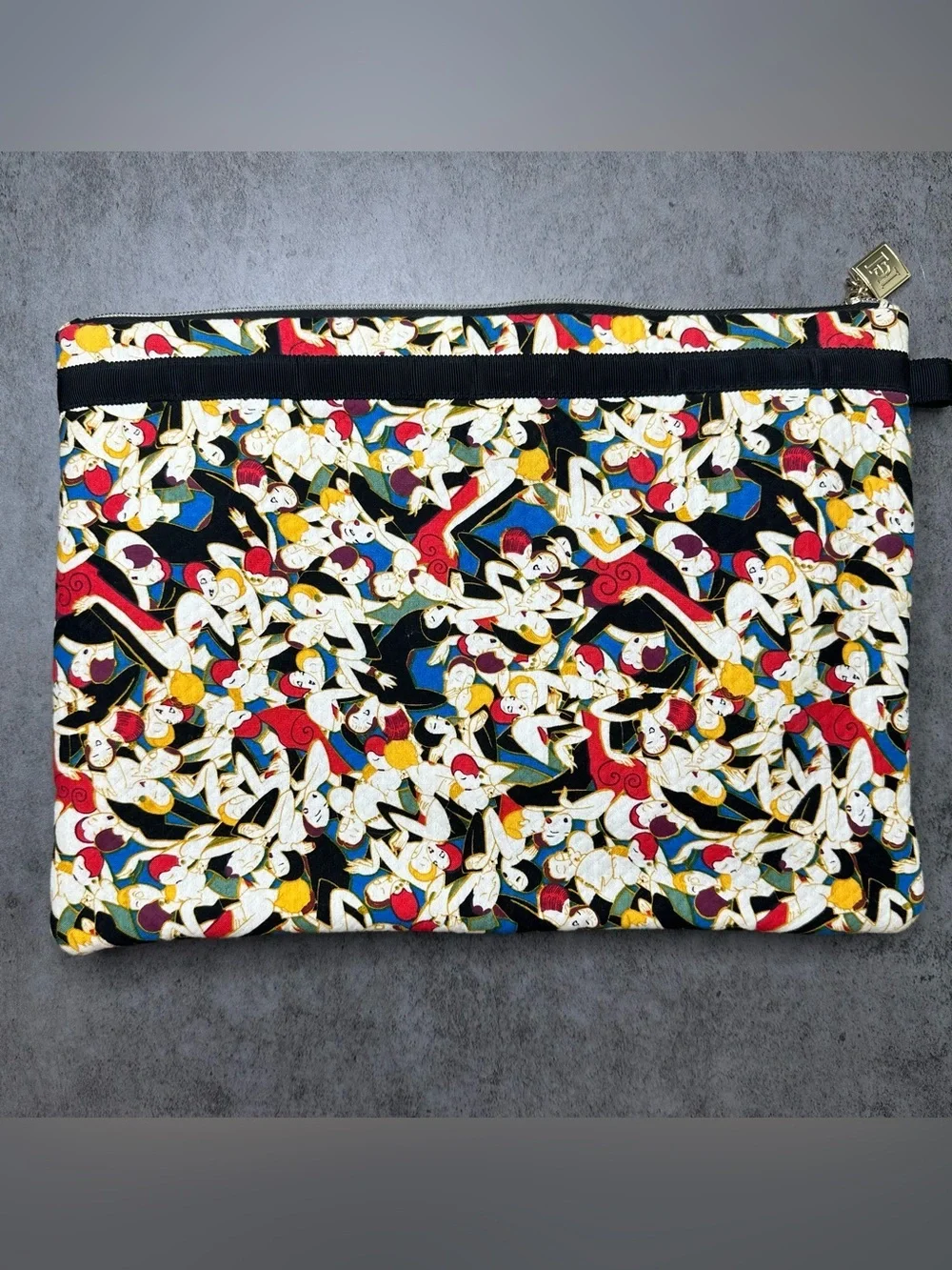Carolina Herrera Neiman Marcus Graphic Print Cosmetic Makeup Pouch Ba